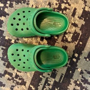 Green Toddler Crocs Size 6
